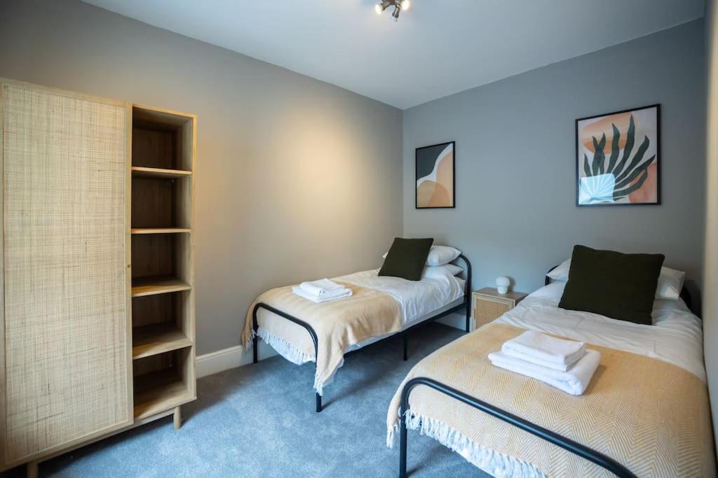 Hereford - Clifton Villa - Beautifully Presented House Located A Short Walk From City Centre - Sleeps 6 Guests - Perfect For Exploring Hereford - Hosted By Rentmyhouse Exterior photo