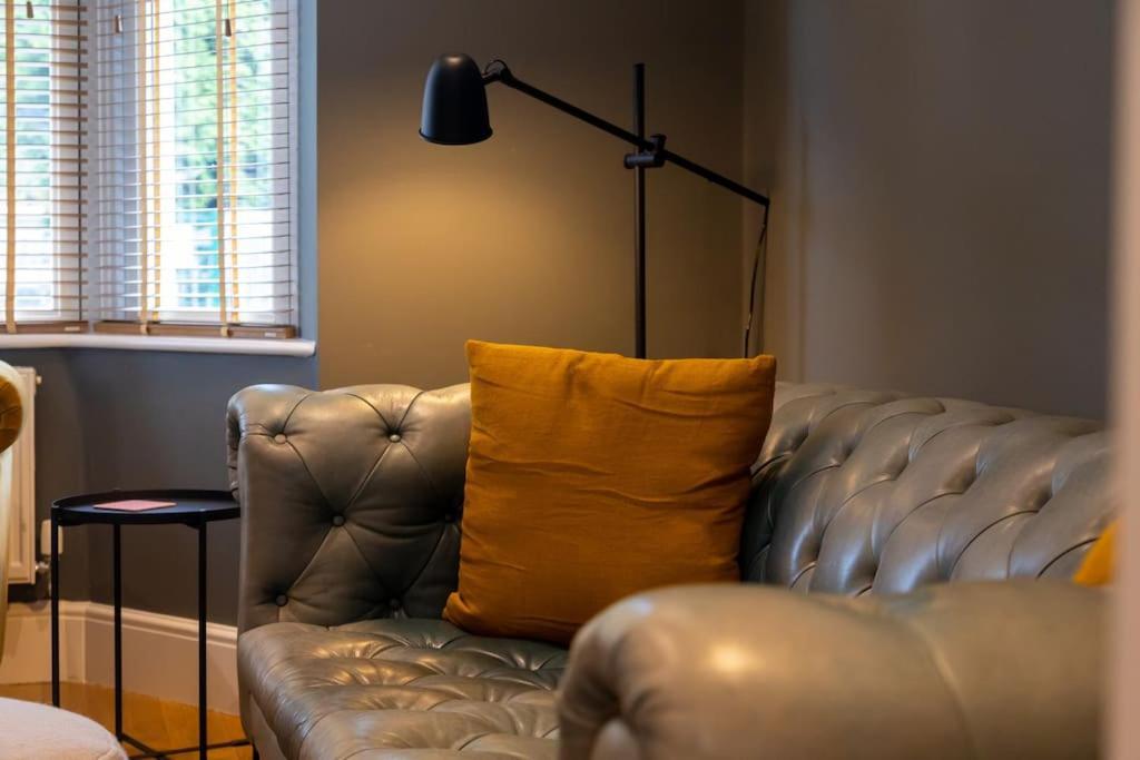 Hereford - Clifton Villa - Beautifully Presented House Located A Short Walk From City Centre - Sleeps 6 Guests - Perfect For Exploring Hereford - Hosted By Rentmyhouse Exterior photo